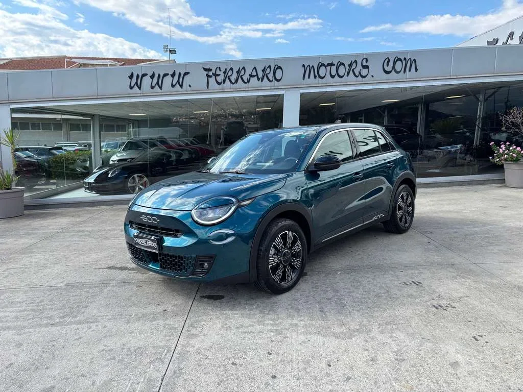 FIAT 600 1.2 HYBRID 145 CV VERDE