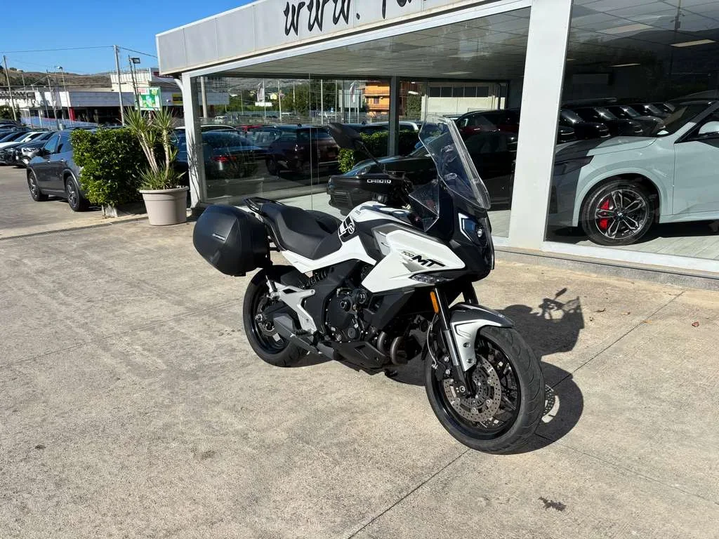 CF MOTO MT 700 E5 BIANCO